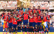 España levanta la copa y desata una celebración que ya es historia.