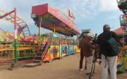 Una mujer cayó desde un juego mecánico en un parque de diversiones en Samanes, norte de Guayaquil.