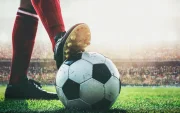 El fútbol trasciende la cancha y activa múltiples industrias alrededor del mundo.