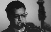 Saxofonista Plas Johnson muere a los 94 años.