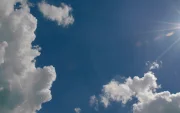 Referencial.Cielo despejado con nubes en Ecuador, mientras los pronósticos advierten que El Niño 2026 podría ser el más intenso registrado