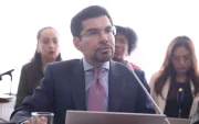 El fiscal general del Estado (e), Carlos Alarcón, defendió la actuación de la Fiscalía y afirmó que la suspensión del movimiento Amigo fue una decisión adoptada por el Tribunal Contencioso Electoral.