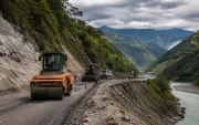 El mantenimiento permanente de la red vial es clave para evitar el aislamiento de regiones y proteger la producción nacional frente a la crisis y los eventos climáticos.