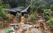 Las Fuerzas Armadas destruyeron campamentos de minería ilegal e inutilizaron maquinaria durante operativos en la provincia de Esmeraldas.