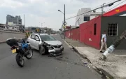 El impacto ocurrió junto al intercambiador que une las avenidas Francisco de Orellana y Guillermo Pareja Rolando.