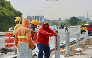 ATM instala nuevos guardavías en 12 puntos críticos de Guayaquil para reducir accidentes.