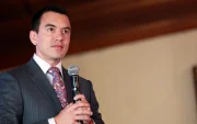 El presidente ecuatoriano Daniel Noboa, en una imagen de archivo, mientras se prepara para asistir a la posesión de Keiko Fujimori en Perú.