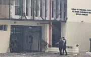 La Policía inspeccionó la unidad judicial de Machala tras la explosión que causó daños materiales en el edificio.