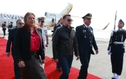 El presidente ecuatoriano Daniel Noboa llega a Perú para asistir a la investidura de Keiko Fujimori.
