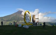 Desde el mirador de Cotaló, en Pelileo, el volcán Tungurahua domina el paisaje. El coloso, que durante años representó una amenaza para las comunidades, se convierte en el principal aliado de una propuesta turística.