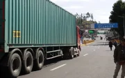ese a la derogación de la exigencia de cambio de tractocamión, ningún vehículo ecuatoriano ha cruzado hacia el interior de Colombia.
