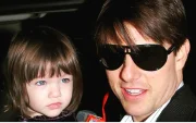 Suri Cruise junto a su padre, Tom Cruise.