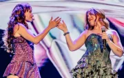 Show de Brenda y Laura recordando los éxitos de la novela juvenil Patito Feo.