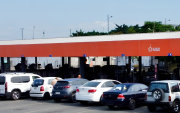 Referencial. Centro de revisión vehicular en Guayaquil, donde se cumplen los procesos de matriculación de 2026.