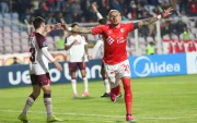 Carlos Garcés celebra uno de sus goles durante la victoria de Cienciano sobre Lanús, resultado que selló la clasificación a los octavos de final de la Copa Sudamericana.