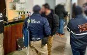 Los sospechosos fueron capturados en dos allanamientos en La Mariscal y Jipijapa, norte de Quito.