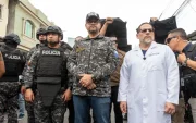 Operativo en Guayaquil decomisó 500 medicinas públicas; investigan quién las desvió.