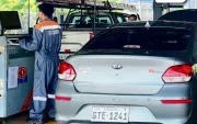 Los vehículos de placas terminadas en 6 deben gestionar la matriculación en agosto.