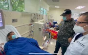 Los ministros realizaron recorridos por varios hospitales.