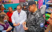 El ministro de Salud, Juan Carlos Aveiga, y el ministro del Interior, John Reimberg.