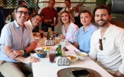 El presidente Daniel Noboa con los precandidatos de ADN, Andrés Guschmer, Francisco Cevallos, Cynthia Viteri y Niels Olsen.