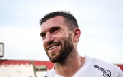 Tim Payne marcó un gol en su debut oficial con Olimpia de Paraguay.