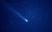 El Observatorio Astronómico de Quito recomienda usar binoculares o un telescopio para apreciar el cometa.