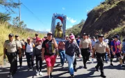 La devoción a la Virgen de El Cisne se manifiesta en actos previos a la romería a su santuario.