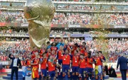 Imagen en la que puede verse a jugadores de España tras lograr el título del Mundial de Estados Unidos, México y Canadá en el estadio MetLife