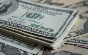 La reducción del riesgo país modificó las condiciones de financiamiento del Ecuador y generó un comportamiento inusual entre la deuda interna y la externa.