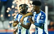 Enner Valencia (c) viene de militar en el Pachuca de México, de donde salió como jugador libre.
