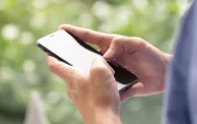 Los clientes de Movistar y Tuenti mantendrán su número, chip, planes y beneficios durante la transición hacia la marca Tigo en Ecuador.