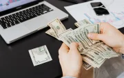 Los usuarios podrán realizar operaciones bancarias mediante canales digitales durante el feriado.