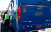 Una persona murió tras ser atropellada por un bus en la avenida Ajaví, sector Solanda, en el sur de Quito, este 6 de agosto