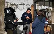 La UBA identificó a la presunta responsable del envenenamiento de cuatro perros y un gato tras revisar videos y recopilar testimonios vecinales.