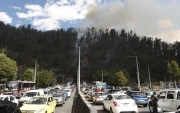 El incendio se registra en la avenida Velasco Ibarra y la autopista General Rumiñahui.