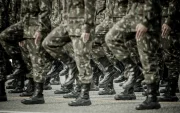 La propuesta de tribunales militares reabre el debate sobre justicia y seguridad en Ecuador.