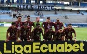 Mushuc Runa juega ante Técnico Universitario.