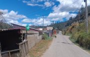 Entorno. Las viviendas de la zona se encuentran junto a la vía por la falta de veredas.