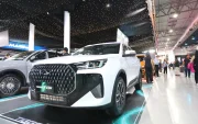 SUV Tiggo 7 exhibido en el stand de Chery durante el Autoshow 2026, en el marco de lanzamientos y promociones de la marca.