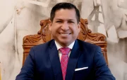 Autoridades locales en medio de la incertidumbre tras la renuncia del alcalde Darío Macas.