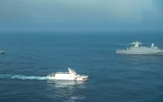 Convoy de la Armada y la Guardia Costera de Taiwán ejecutando maniobras de "contrabloqueo" marítimo.