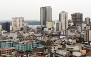 Guayaquil ha extendido su crecimiento urbano más allá de los límites de su cantón, mientras la conurbación con Daule, Samborondón y Durán plantea nuevos desafíos de planificación y gestión.