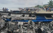 Las embarcaciones quedaron destrozadas en Manta