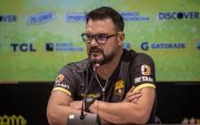 El técnico argentino Pablo Trobbiani asumió el mando en Barcelona luego de la salida de César Farías.