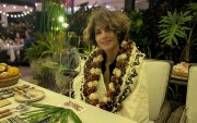 Halle Berry cumple 60 años de una vida que incluye un premio Óscar, la producción, la dirección y la defensa de la salud femenina y la edad.