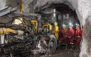 Las labores de perforación de una mina, de donde se saca el material para exportar.