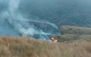 El incendio forestal en el cerro Mama Cotacachi fue extinguido tras seis días de labores y un operativo conjunto de emergencia.