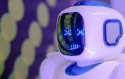 La expansión de la inteligencia artificial plantea un desafío para los gobiernos: impulsar la innovación tecnológica sin dejar desprotegidos a los trabajadores.