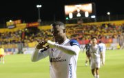 Yerslin Quiñónez hizo el gol de Liga de Quito ante Aucas.